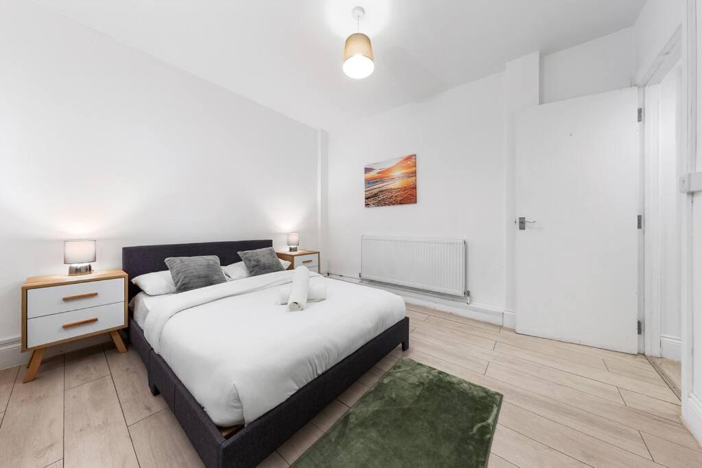 Holiday Home Near Kings Cross Sleep 12 Sp7 Londres Exterior foto