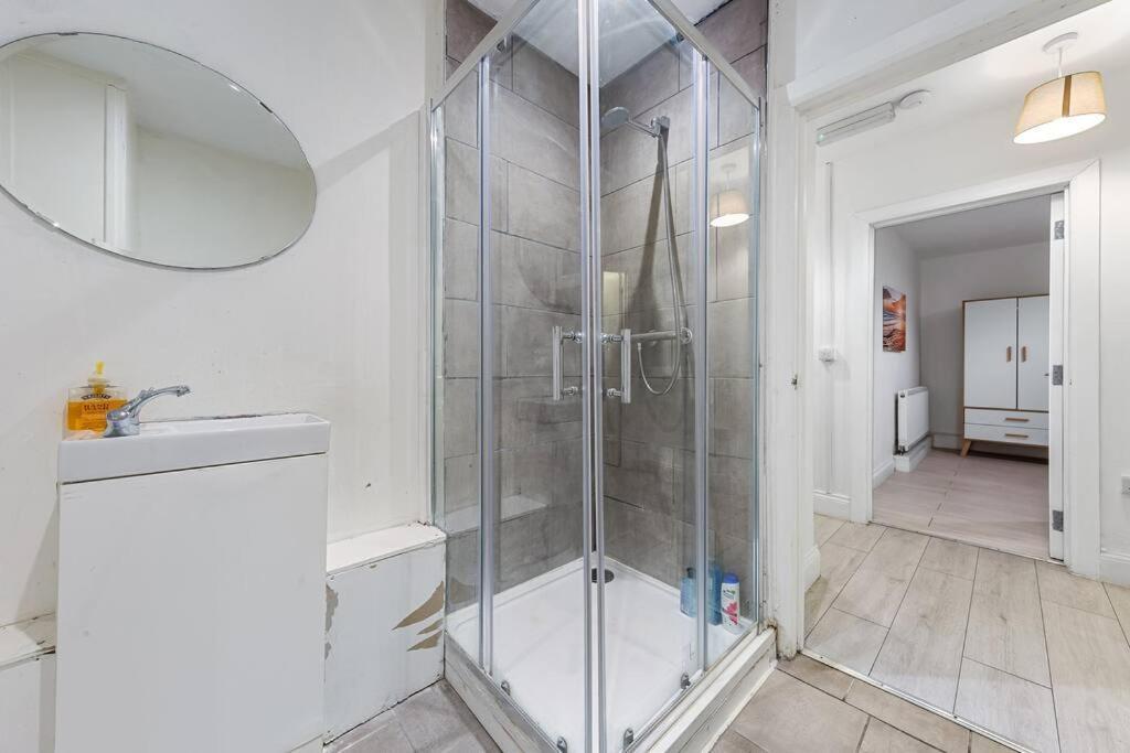 Holiday Home Near Kings Cross Sleep 12 Sp7 Londres Exterior foto