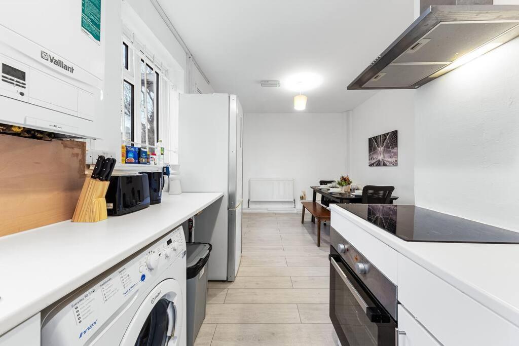 Holiday Home Near Kings Cross Sleep 12 Sp7 Londres Exterior foto