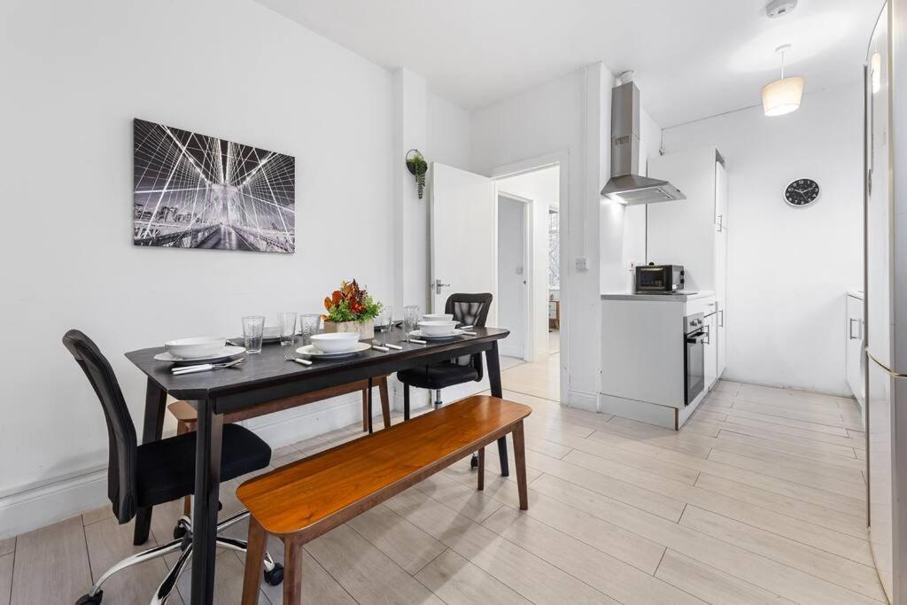 Holiday Home Near Kings Cross Sleep 12 Sp7 Londres Exterior foto